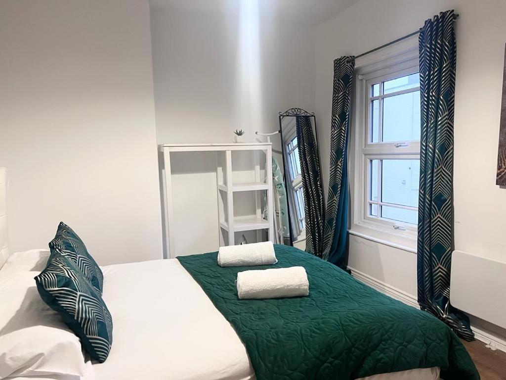 Apartment Yeovil Apartments *