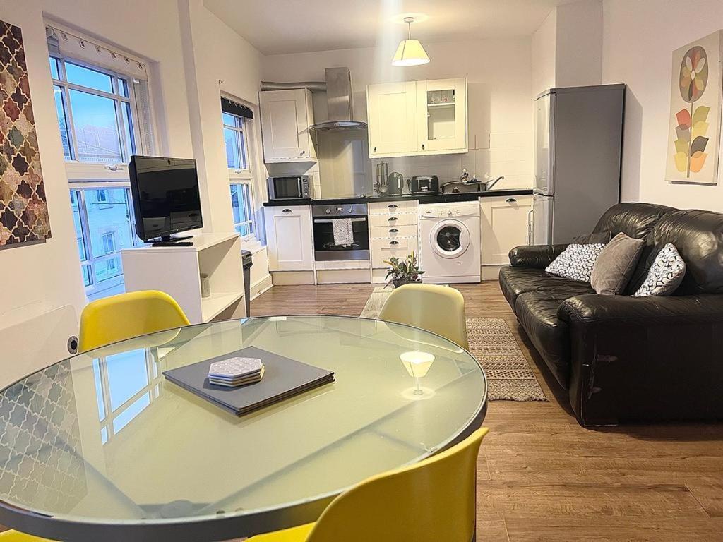 Apartment Yeovil Apartments *