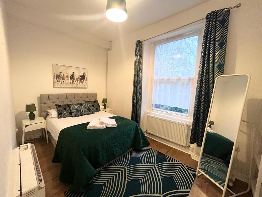 Yeovil Apartments * Yeovil